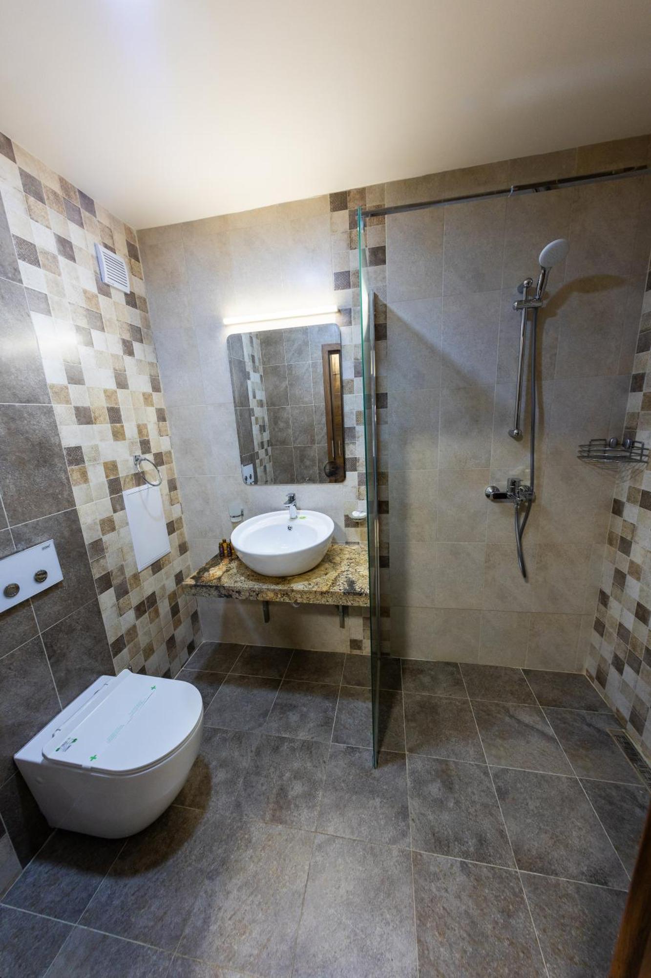 City Plaza Botevgrad Bagian luar foto