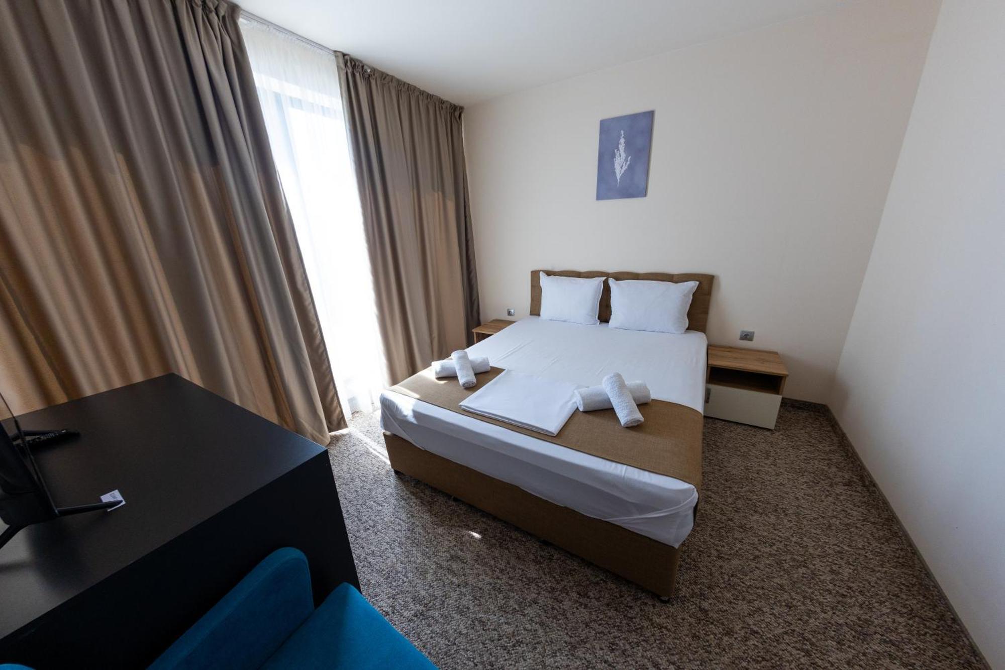 City Plaza Botevgrad Bagian luar foto