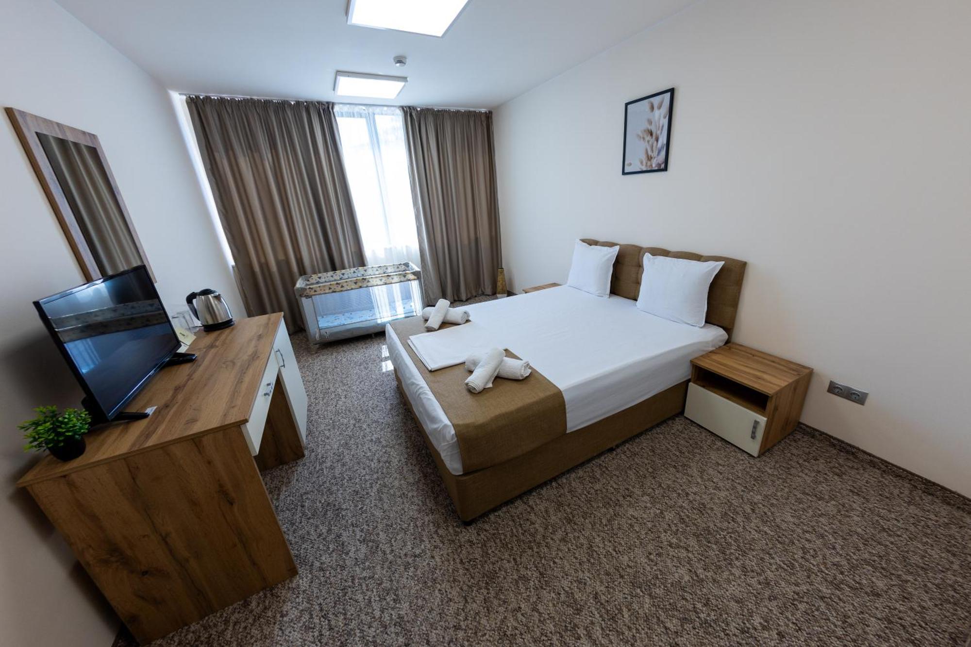 City Plaza Botevgrad Bagian luar foto