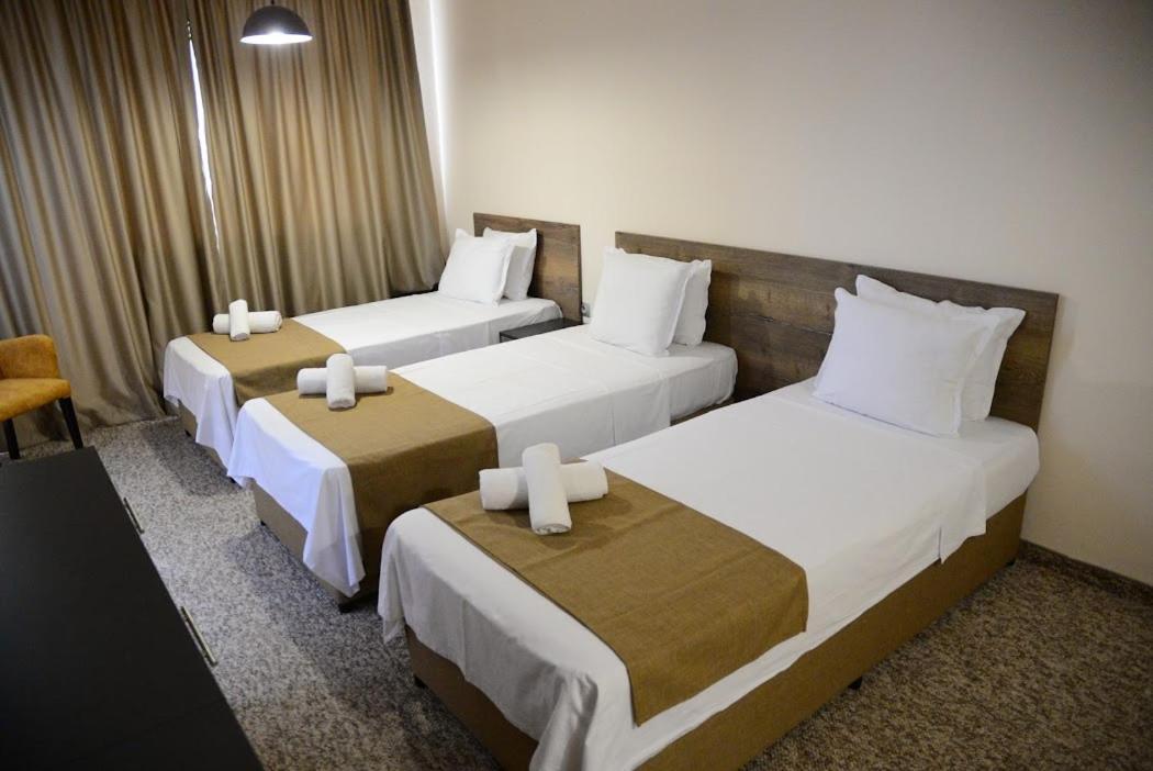 City Plaza Botevgrad Bagian luar foto
