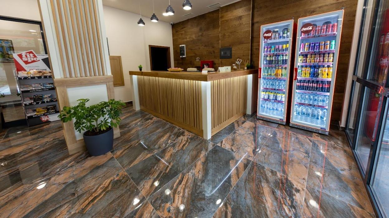 City Plaza Botevgrad Bagian luar foto
